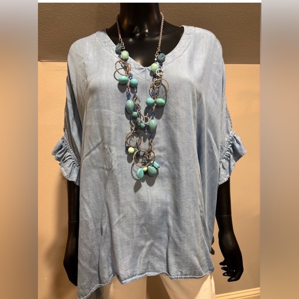 Lot of 3 cute tops Bisou Bisou Chelsea & Theodore American Eagle Sz L